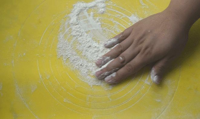 外酥里嫩满口汤汁的生煎包,外酥里嫩鲜香入味营养健康