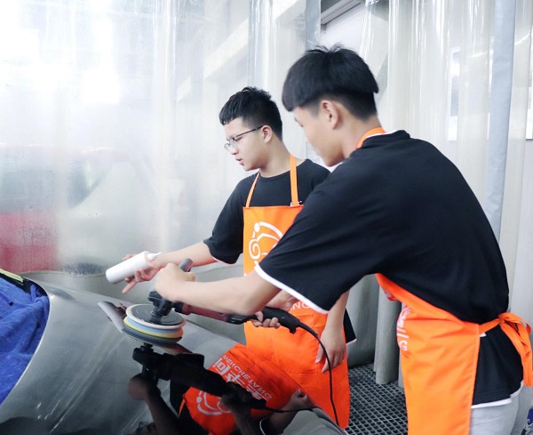 上海有汽车贴膜学校吗,汽车贴膜美容培训学校