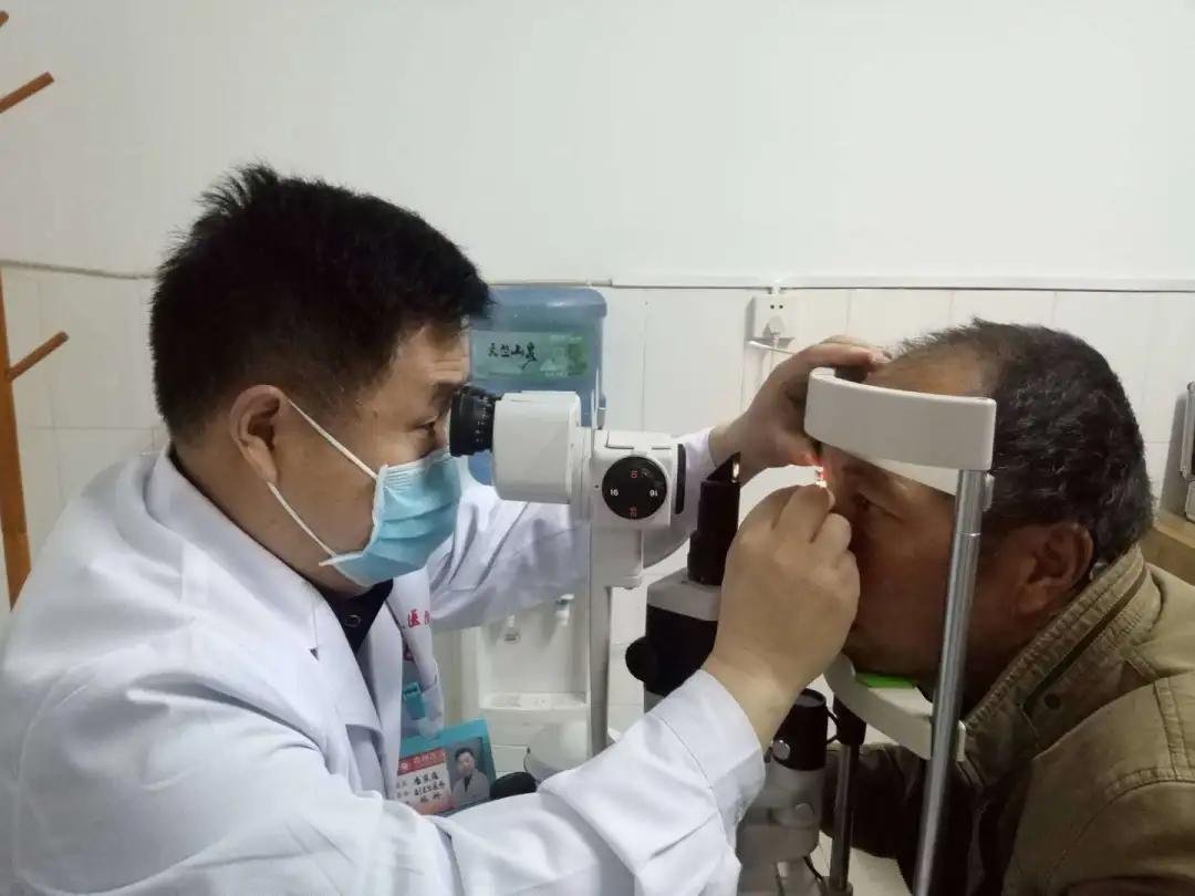 不忘初心砥砺前行抗击疫情,抗击新冠肺炎医疗队逆行出征