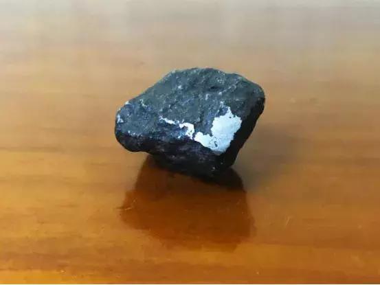 亿万富豪买翡翠,亿万富翁买不起石头