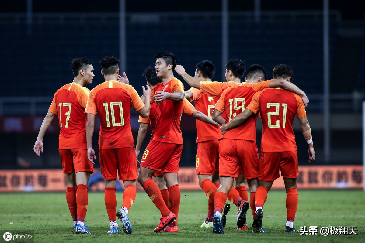 u23国足2-1马来西亚张玉宁点射,u22张玉宁完整视频