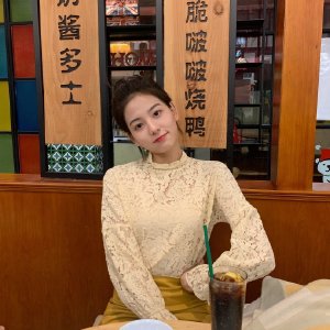 抖音阿茶素颜,美女阿茶抖音