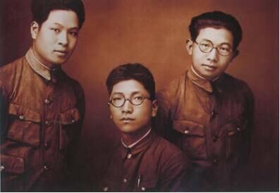 没想到十多年来初恋一直在等他,和初恋十年后见面初恋一直在等他