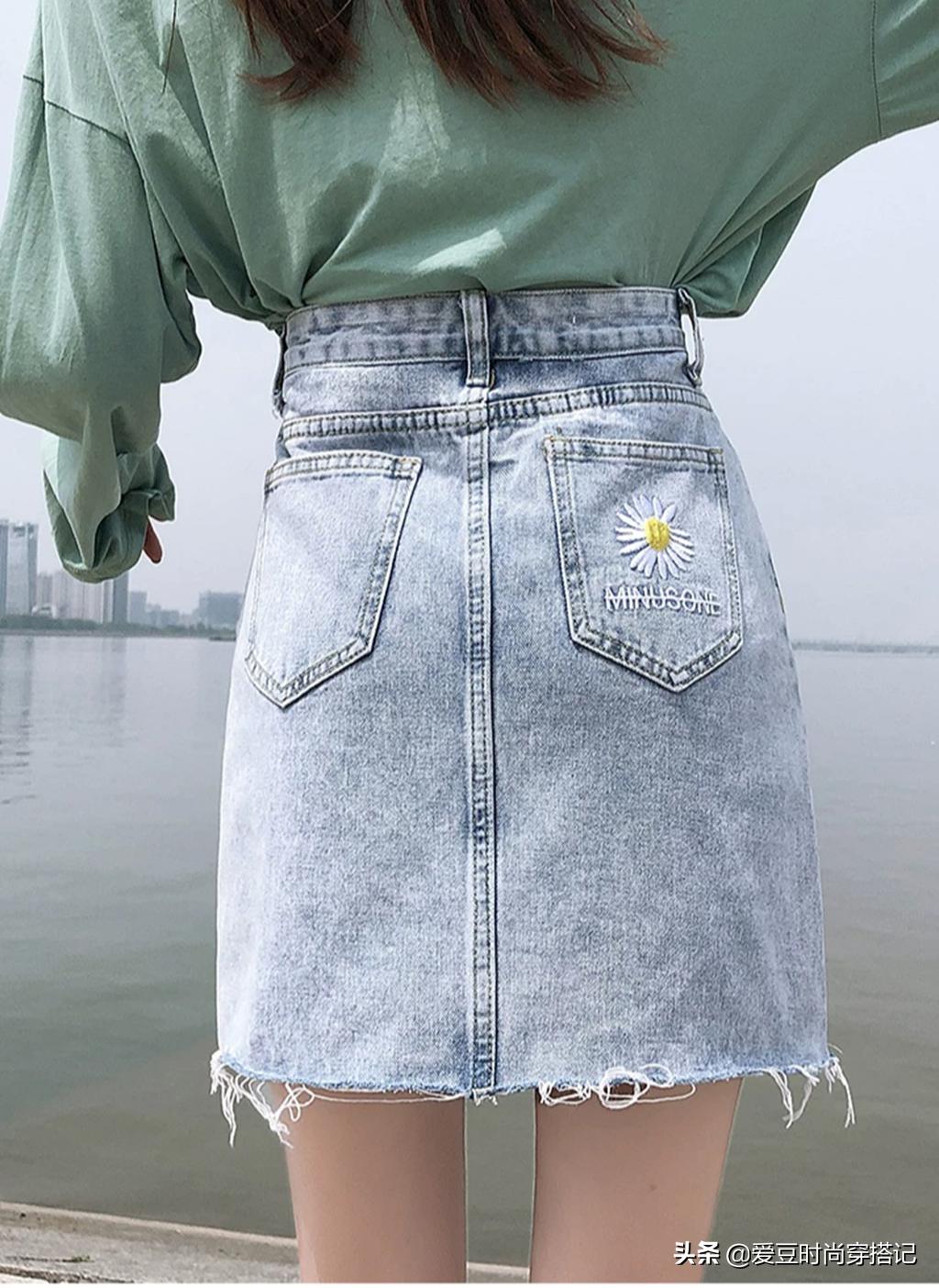 小个子女生牛仔裙配什么上衣,适合小个子女生穿的牛仔裙