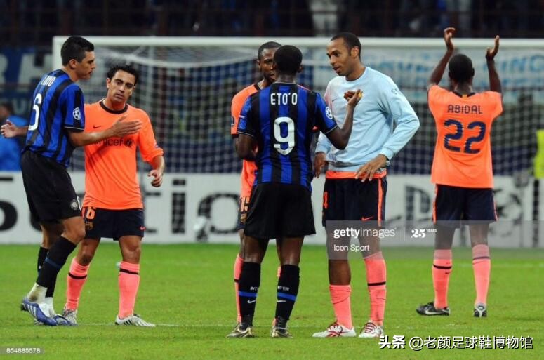 枪王加盟巴萨如愿获得欧冠，生涯唯一污点用手将法国队拍进世界杯