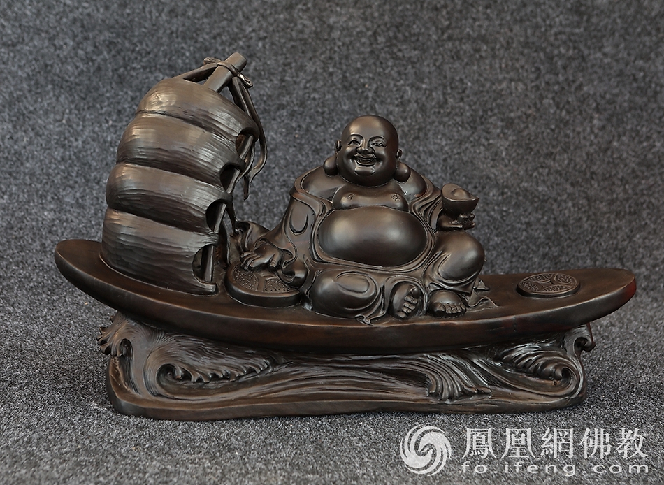 桐柏山木雕博物馆弥勒佛雕像,桐柏木雕博物馆龙的雕像