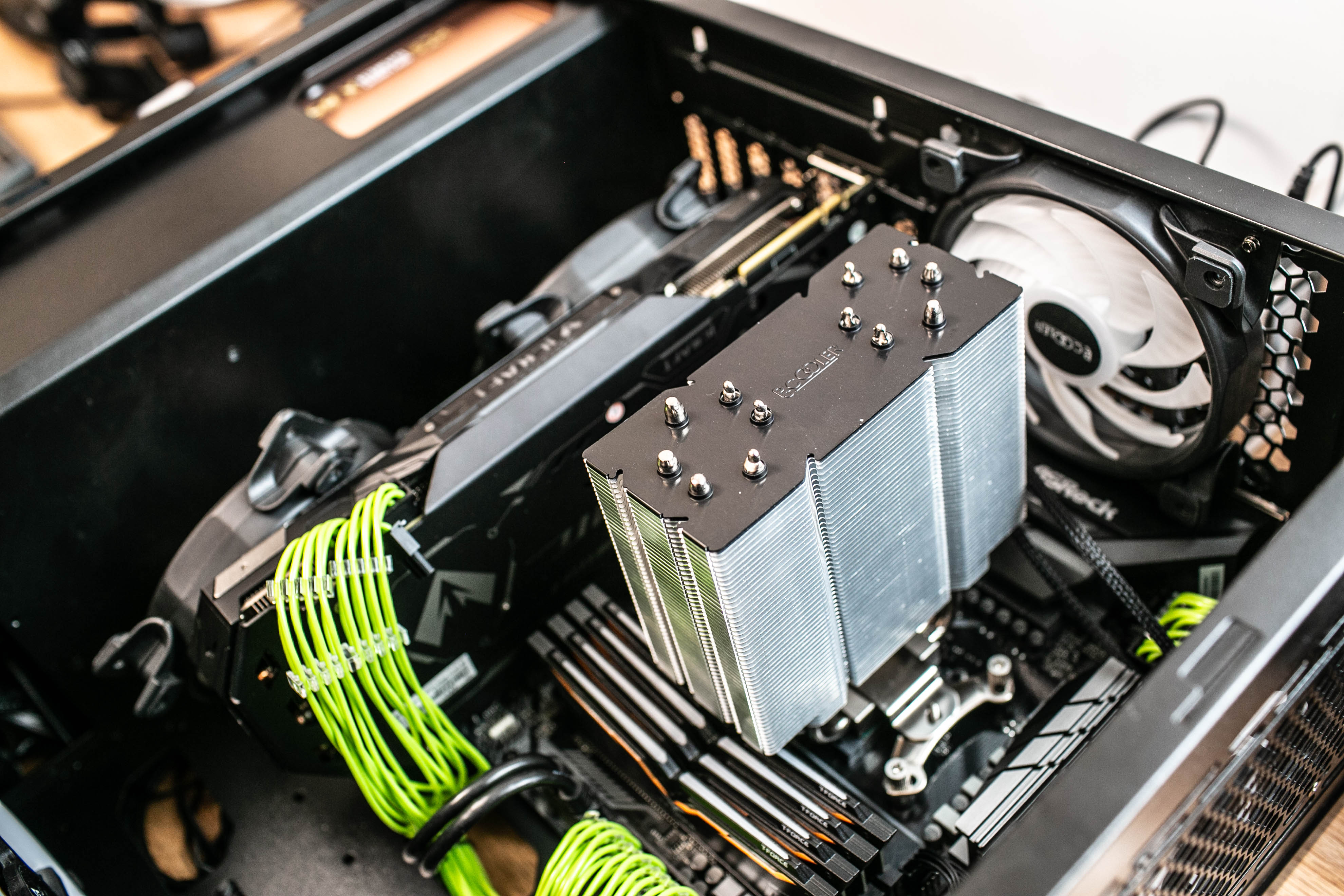 超频三东海风云,超频三东海x4炫彩版能压什么cpu