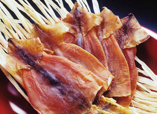 干鱿鱼用什么泡柔软且肉质鲜美,泡发干鱿鱼的正确方法