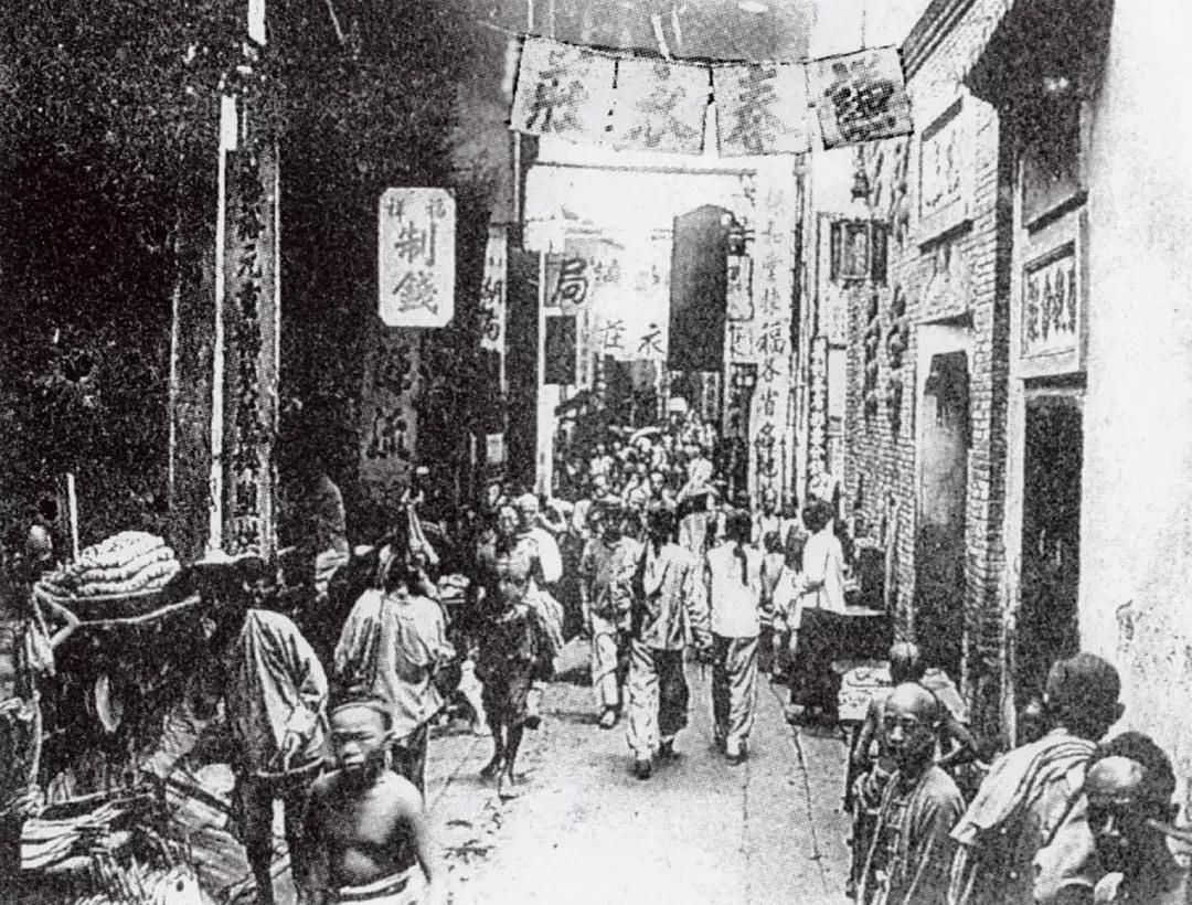 一座英雄的城市武汉,武汉怎么样这个城市发达吗