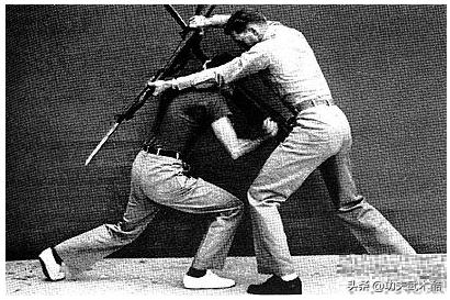 美*刺军**刀拼杀术，很珍贵的图片教学资料，格斗迷、军迷的最爱