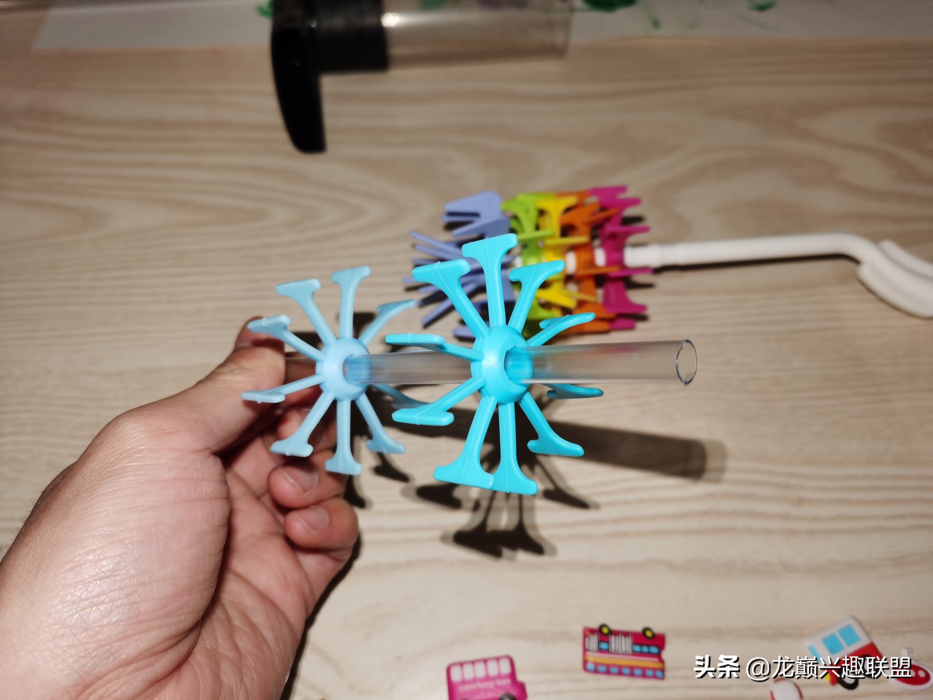 上滤下水声太大怎么办？且看我如何用奶瓶刷子改装鱼缸消音器！