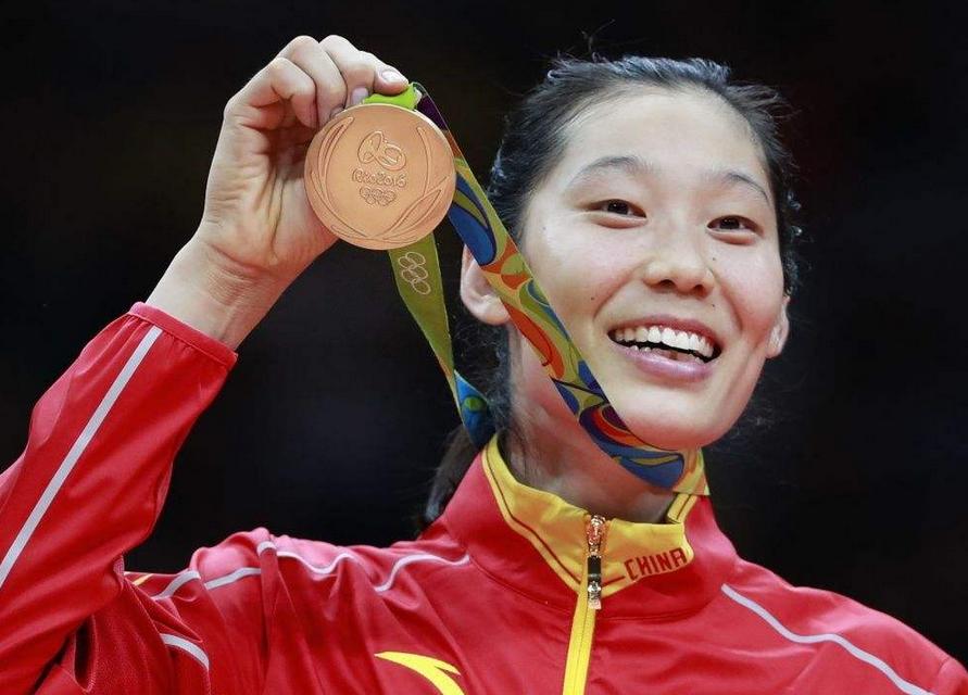 女排朱婷绯闻男友,女排队长恋情照片