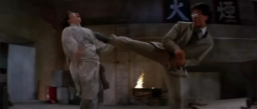 李连杰成龙真实打斗片段,经典武侠李连杰打斗片段