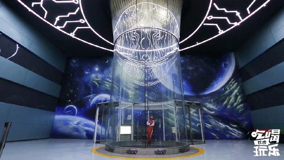 太壕了！10000现金大奖、2折抢爆品、5折吃美食，这家商场要爆