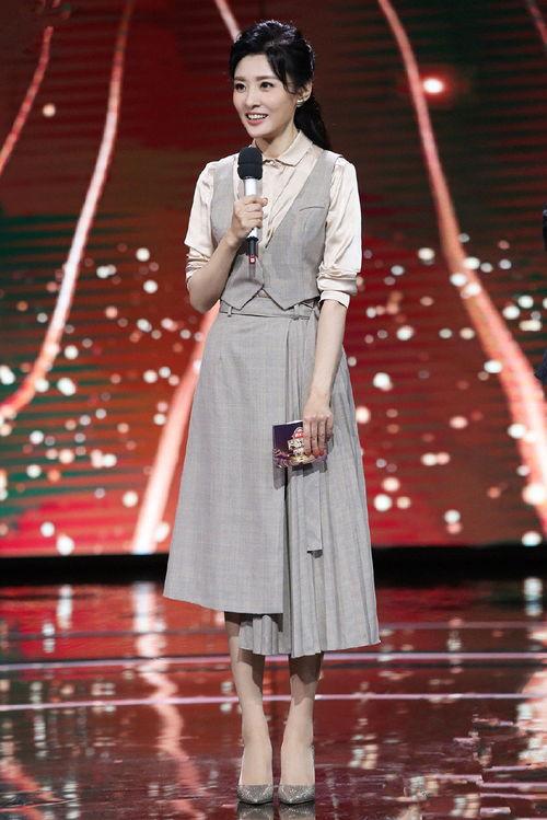 周涛黑色衬衫怎么搭配,周涛穿搭风格