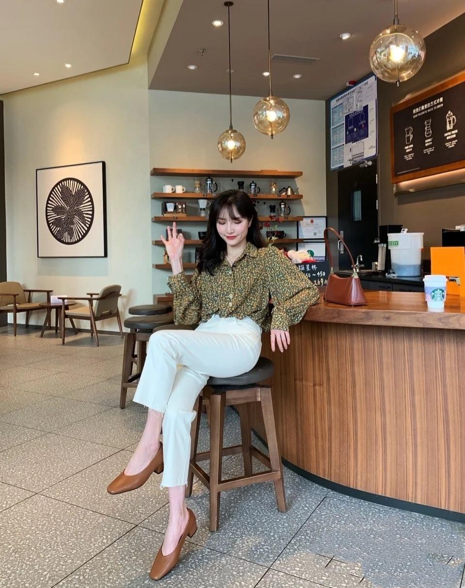 别再穿土里土气旧鞋了,别再穿不透气的球鞋