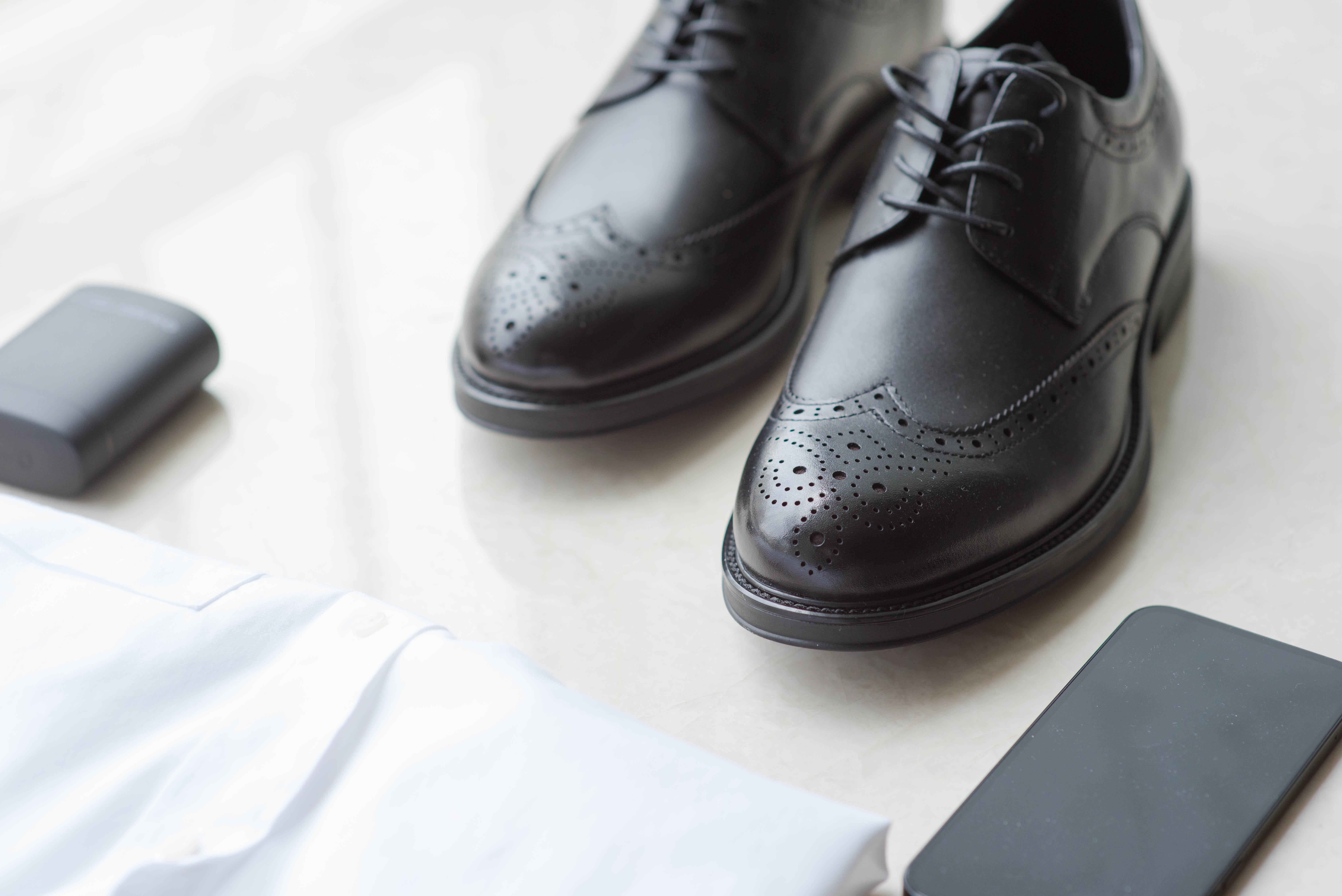 胡侃侃的夏日出行皮鞋和休闲鞋推荐，夏日衣服褶皱的快速处理办法