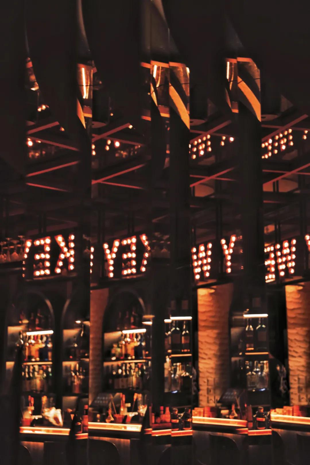 国贸旁边的楼顶酒吧,国贸下的酒