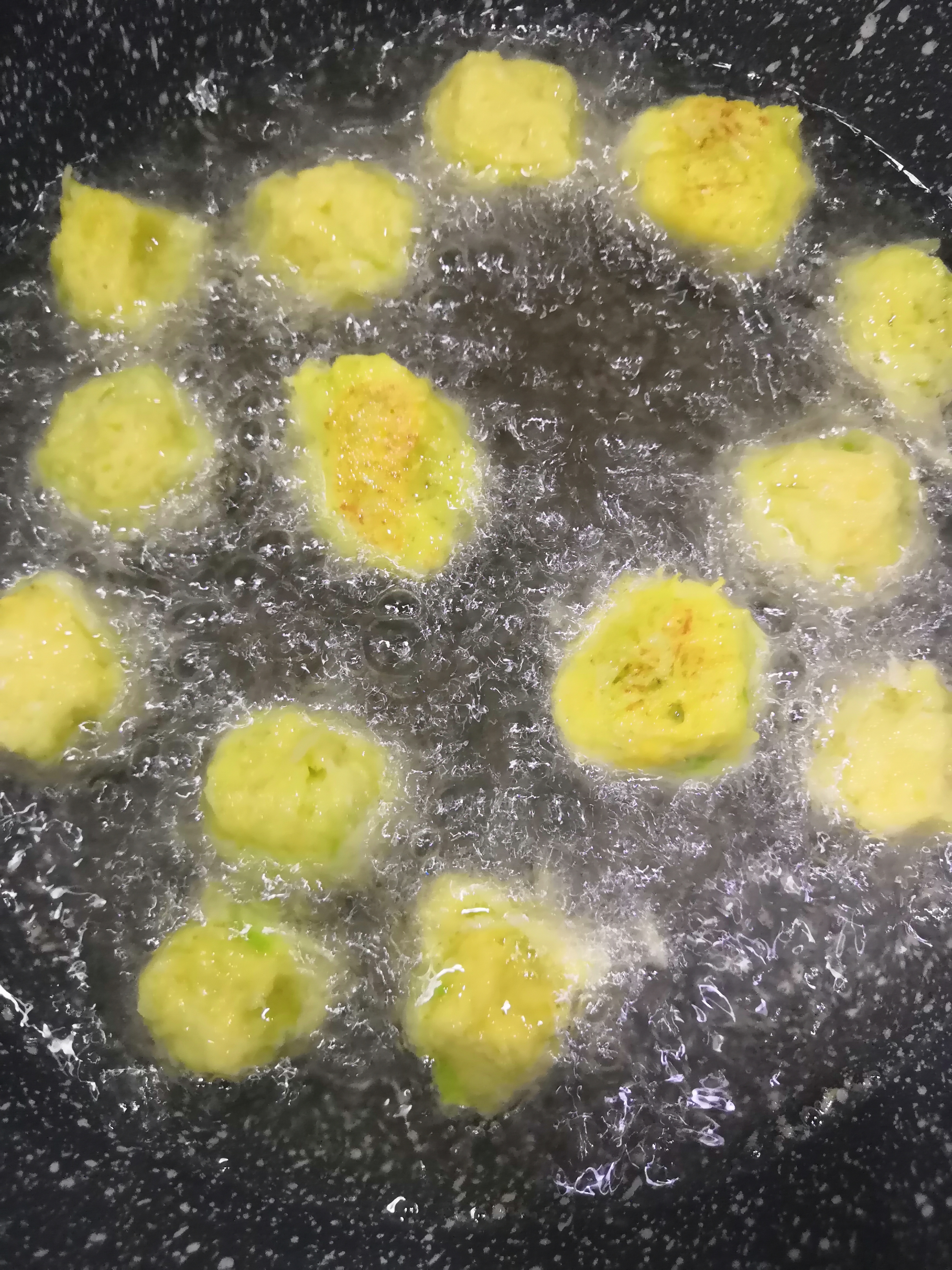 萝卜丝丸子怎么做才能软烂,萝卜丝丸子怎么做第二天也脆脆的