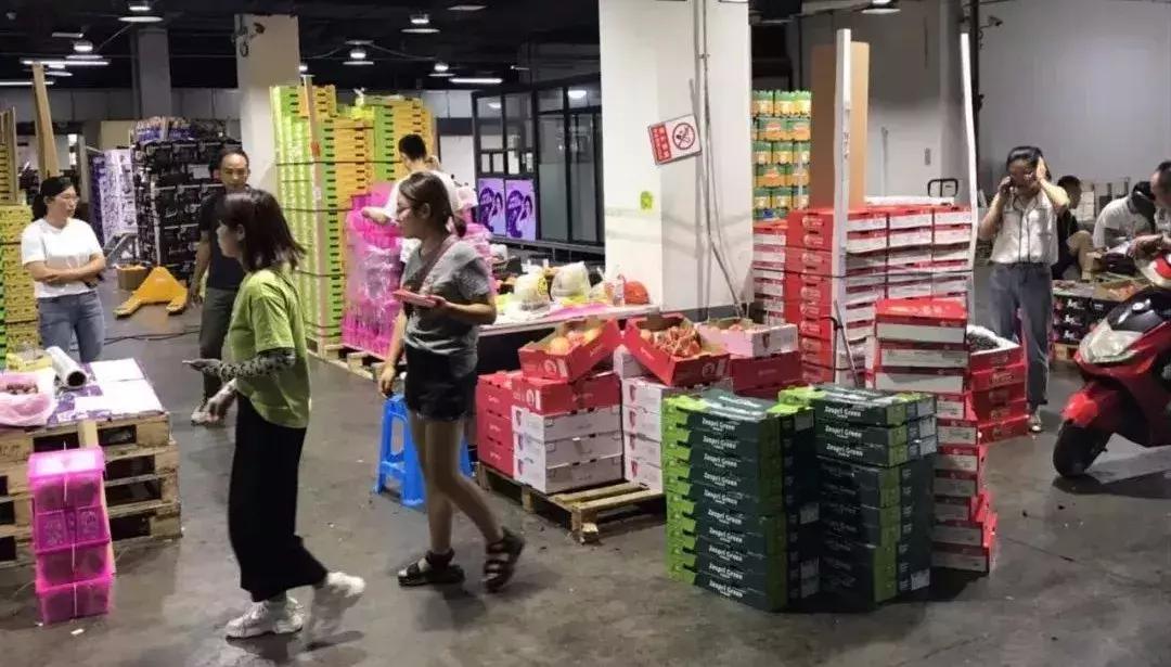 进口水果贵的原因在哪里,进口水果有哪些猫腻