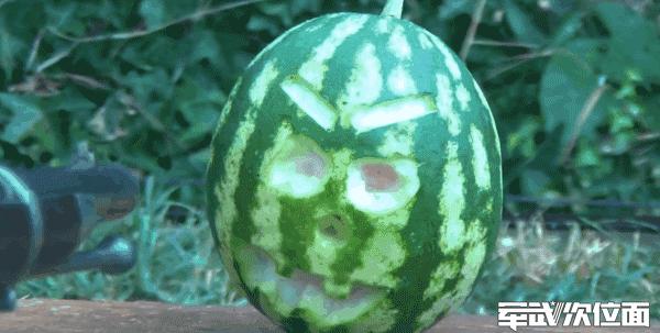 李小龙打空包弹,空包弹真的不致命吗老兵说出内幕