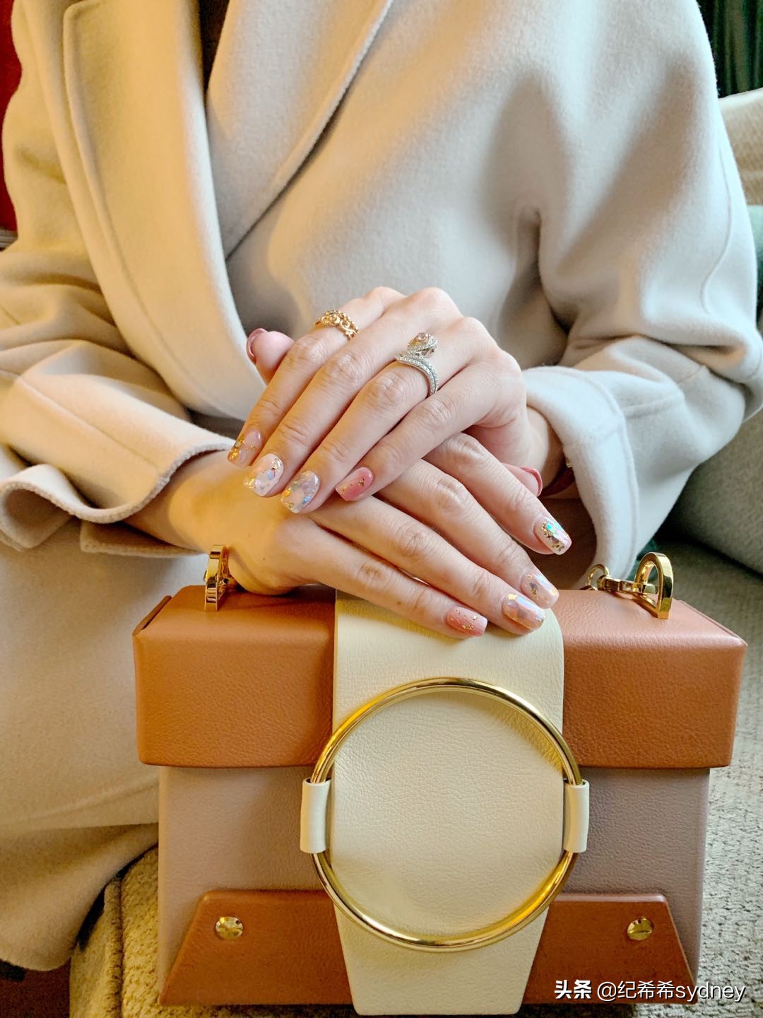 过年拜年包好多红包,拜年拎回来一只鸡一只鸭