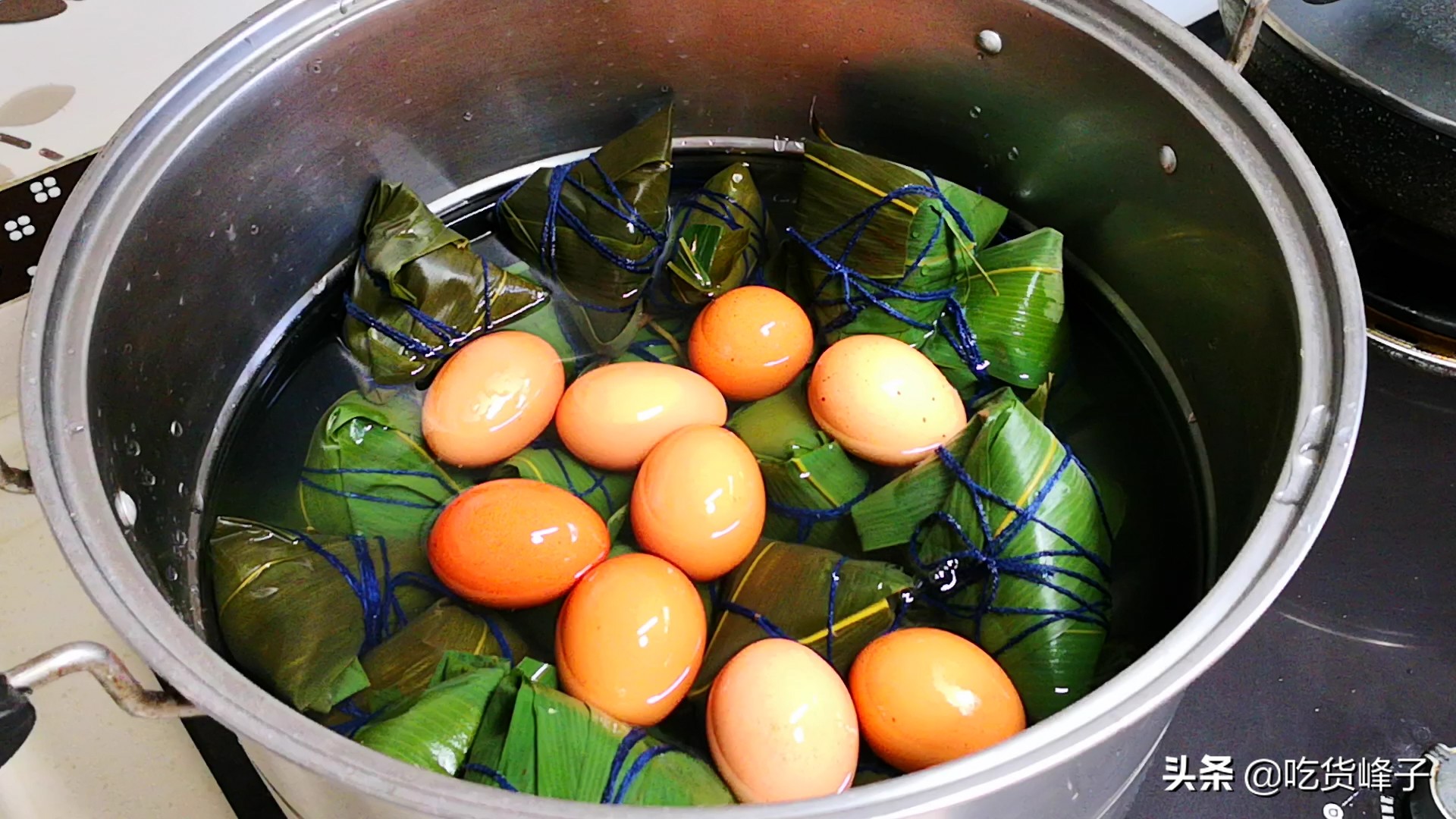 怎样煮粽子好吃粽子要煮多长时间,熟的粽子怎么煮才正确