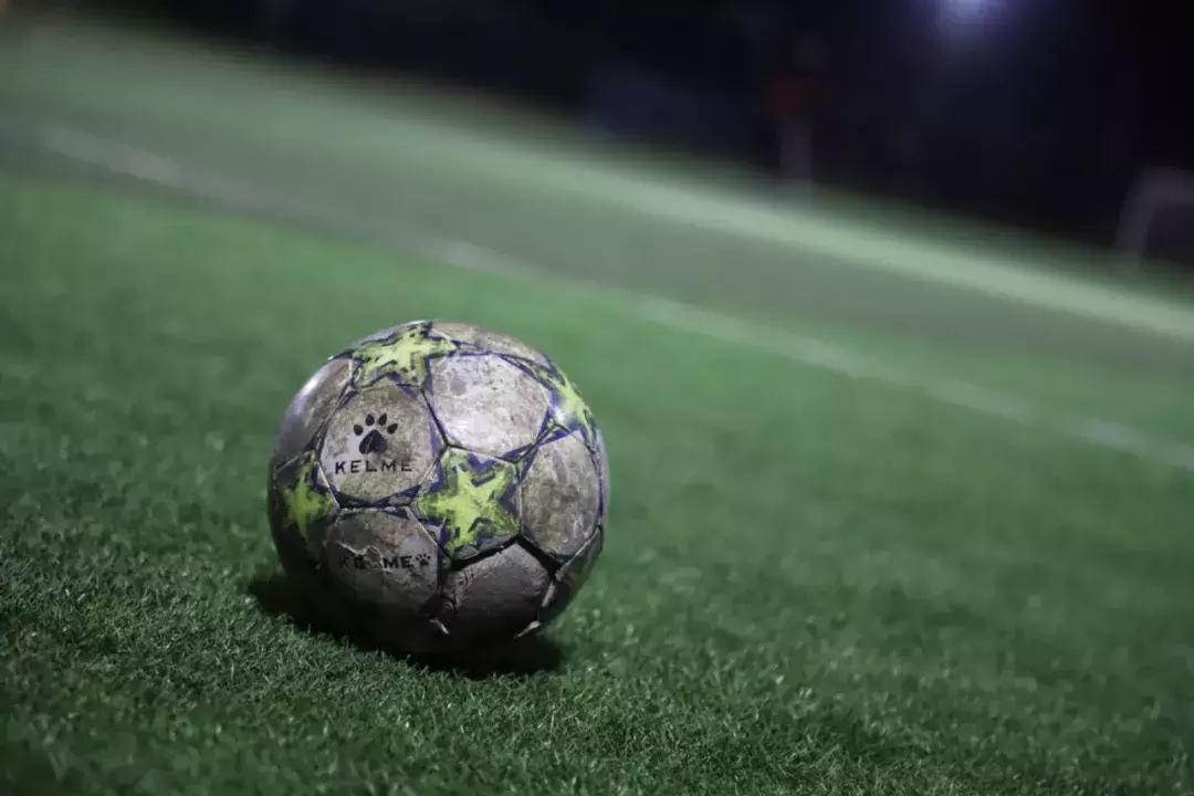 丽江人为什么喜欢踢足球,丽江人都喜欢踢足球