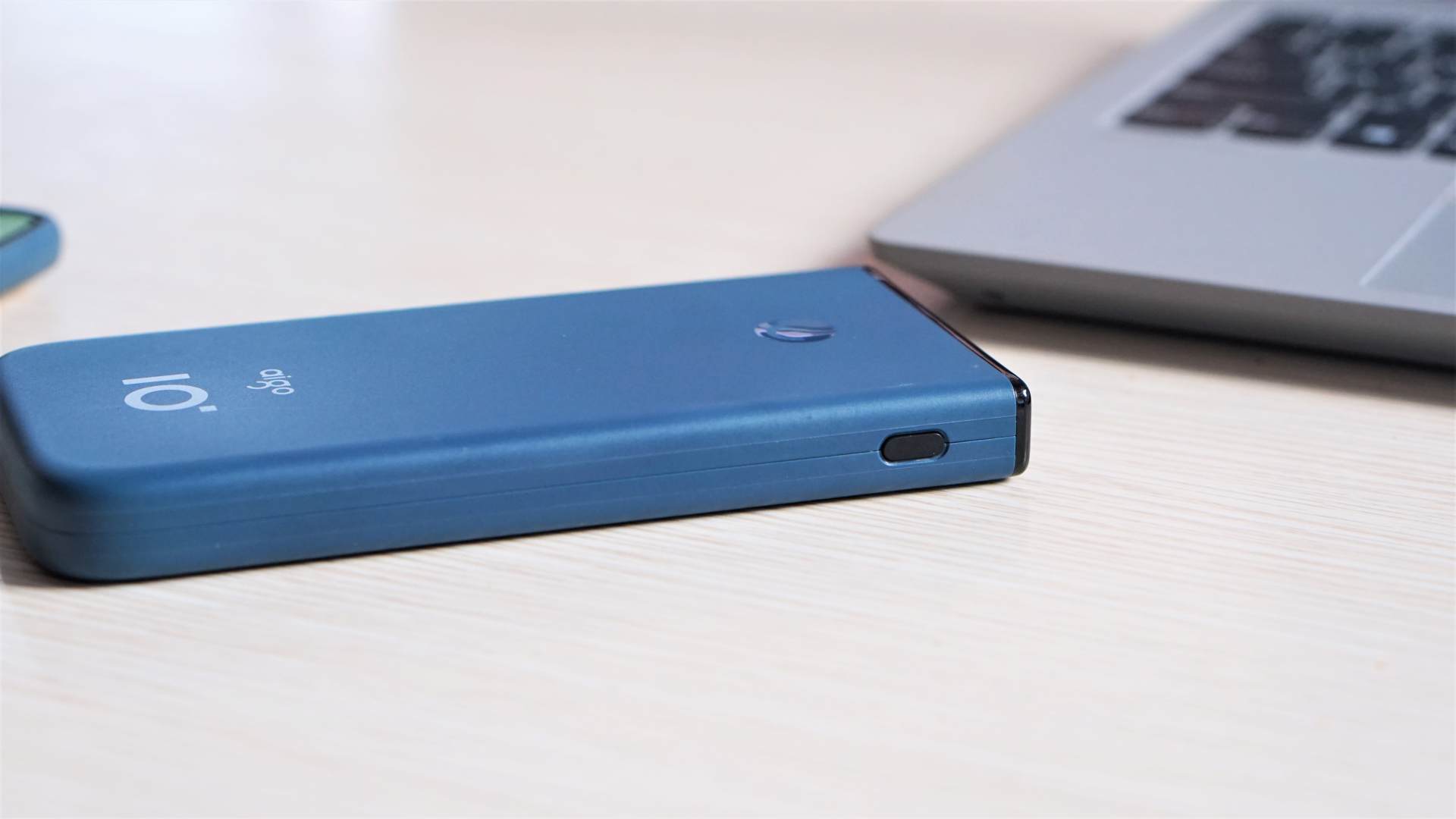 便捷充电新体验aigo电源,AIGO快充移动电源