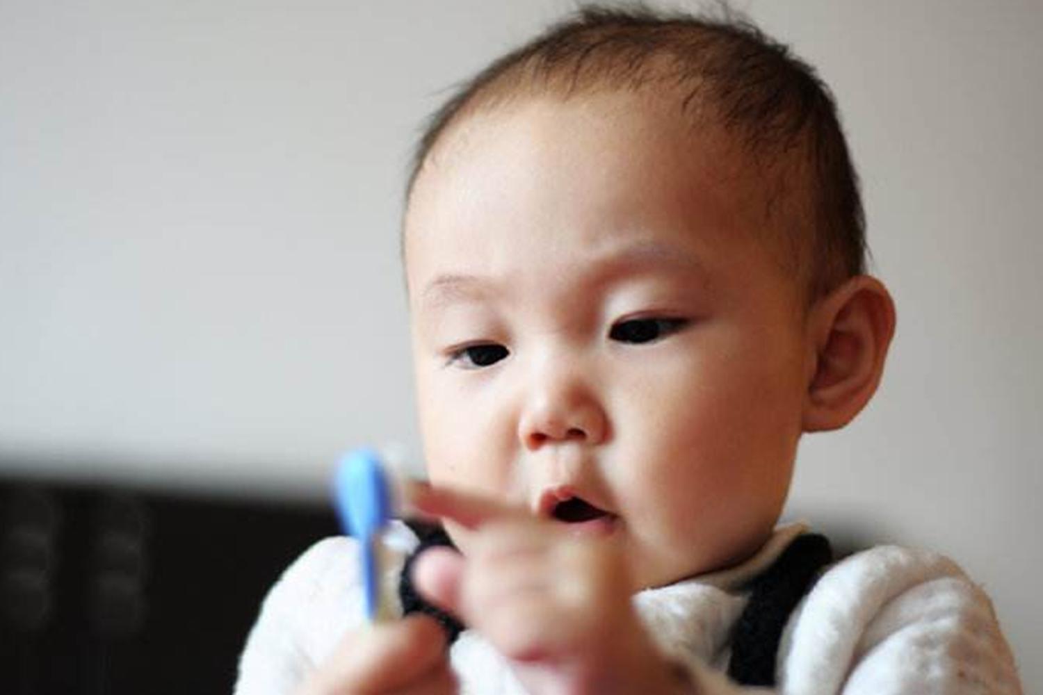 小孩天天刷牙嘴还是臭是怎么回事,小孩不喜欢刷牙嘴巴很臭怎么办