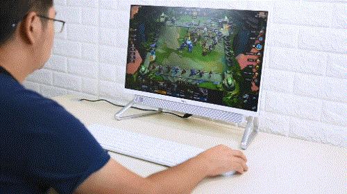 灵越小机箱测评,灵越中正评测