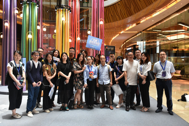 14位主编挑刺传说中重新定义整装的大宅，这是观后感