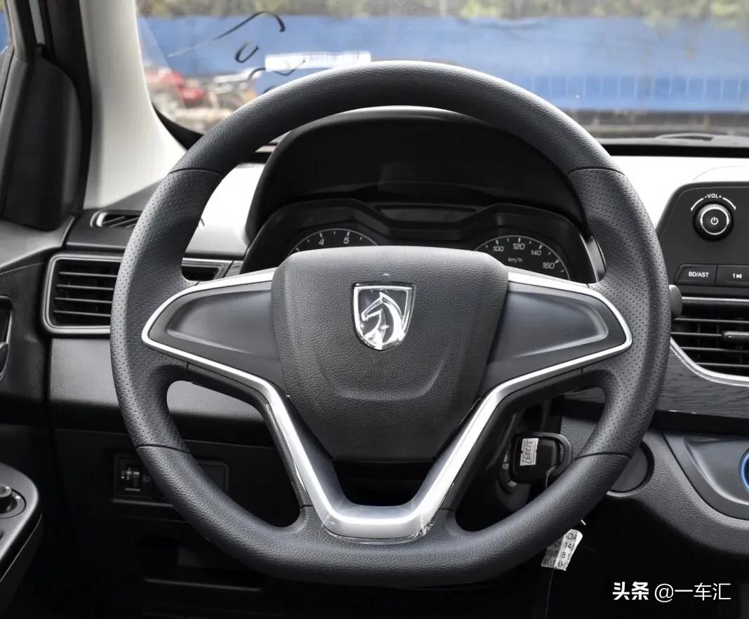 宝骏310家用代步,3万左右自动挡小型宝骏310车