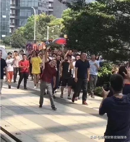 刚刚,马云正式辞职!接班人竟然是身价40亿的会计