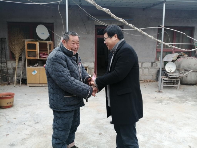 70年代80年代村干部待遇,70年代村支书和生产队队长