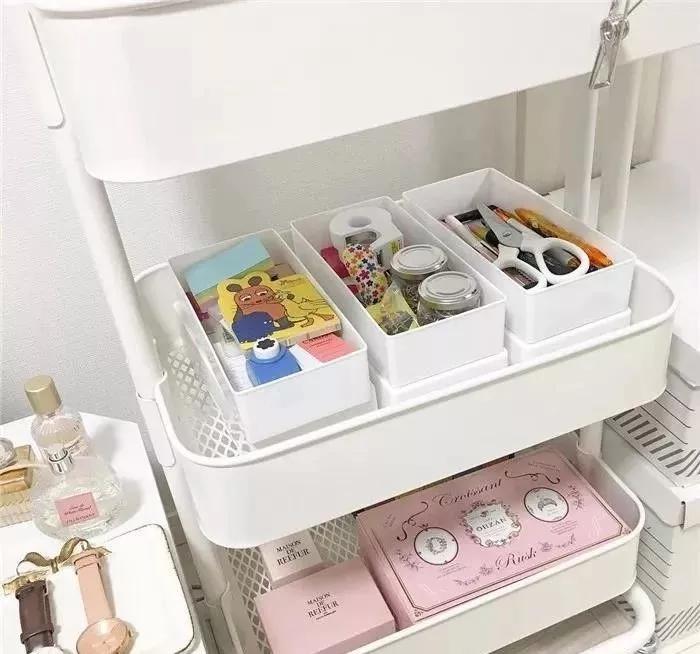 28岁郑爽卧室曝光引热议:“性冷淡”的人生,真的很爽