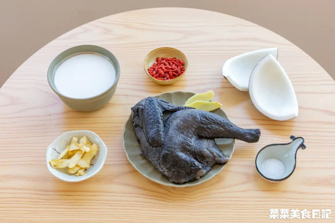 这一碗又润又美，电饭煲一键搞定！比敷面膜还管用