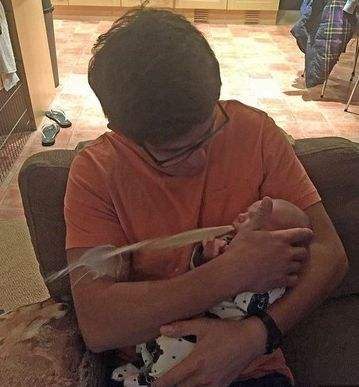 小孩子喝奶被呛到怎么办,小孩喝奶被呛到