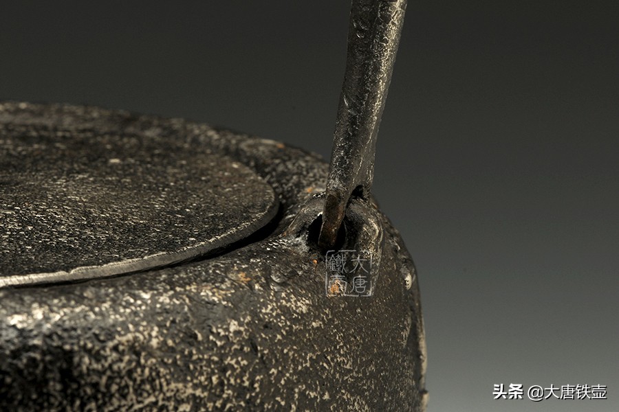 铁壶煮茶发黑怎么办,铁壶煮茶汤色是黑色怎么处理