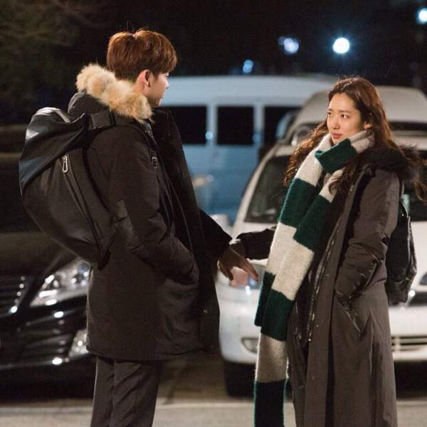 李钟硕的现任女友是谁,两个人相知相恋的过程是怎样的?