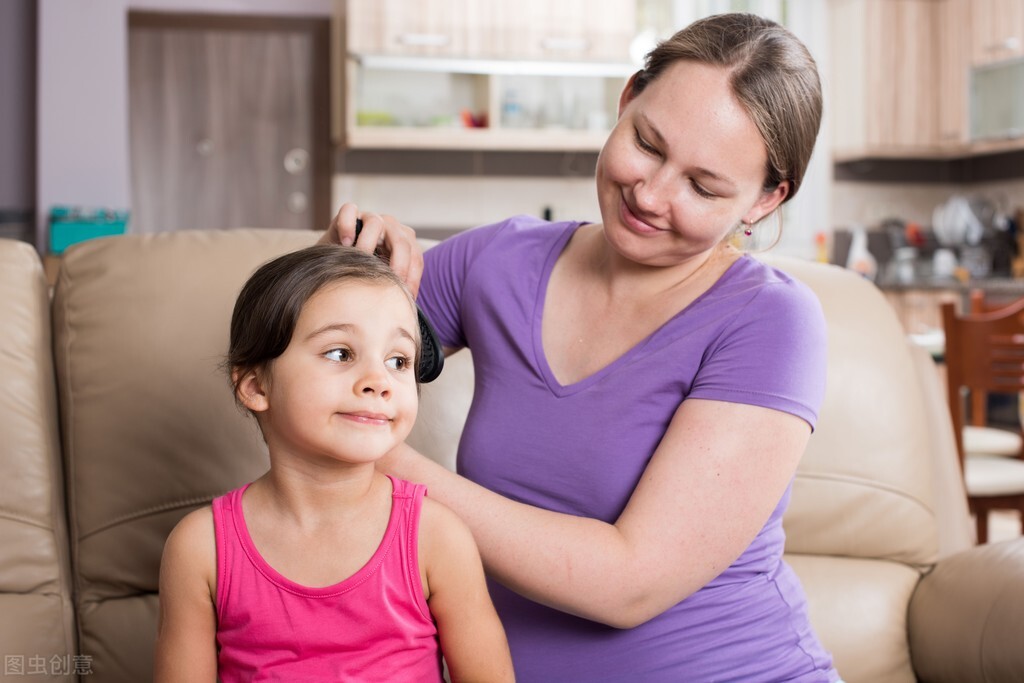 女儿6岁夹脚被父母发现,7岁女儿被教训