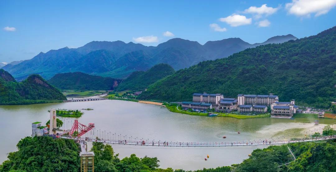 英德宝晶宫天鹅湖温泉酒店好玩吗,英德宝晶宫天鹅湖温泉酒店别墅