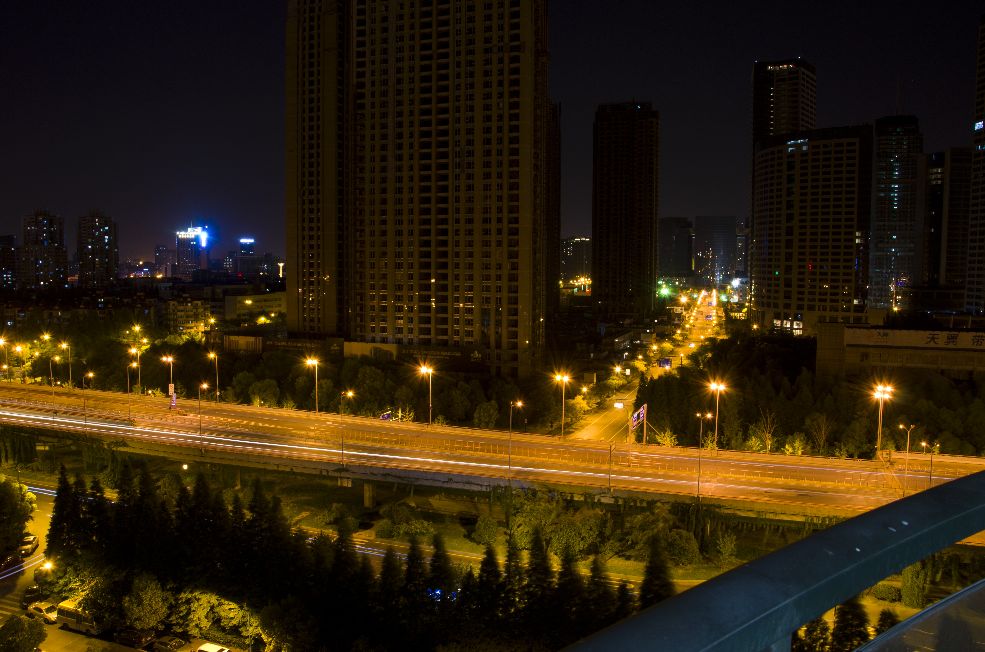 尼康d700怎么拍视频教程,尼康d700带手柄效果如何