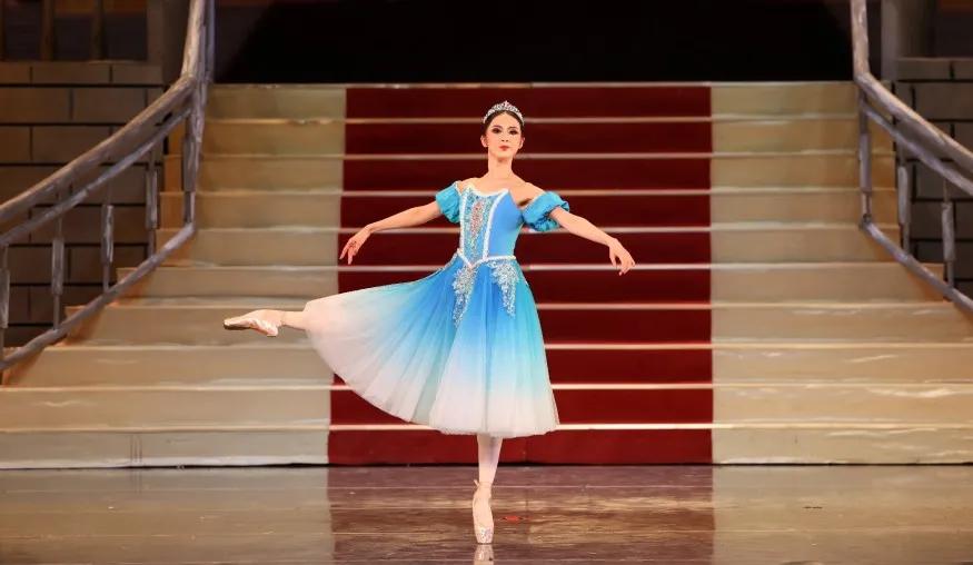 灰姑娘芭蕾舞剧赏析,灰姑娘芭蕾英国皇家舞剧
