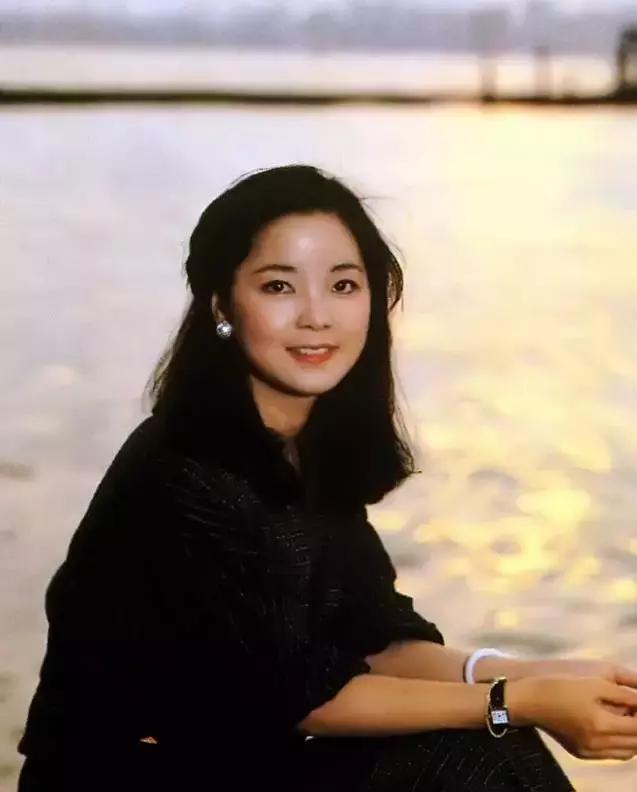 邓丽君博物馆黑胶唱片,一首邓丽君的漫步人生路