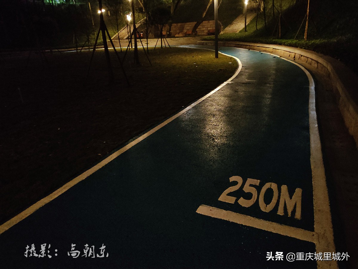 平顶山体育公园晚上好玩吗,夜间开放的体育公园