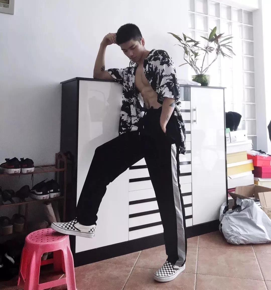 看鞋识跑姿,看鞋识人创意视频