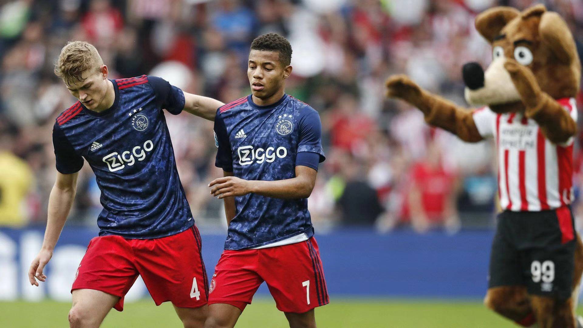 阿贾克斯门将德里赫特和德容,阿贾克斯10号德容