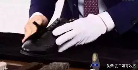 皮鞋受潮内部发霉怎么清洗,皮鞋发霉了怎么修复最好