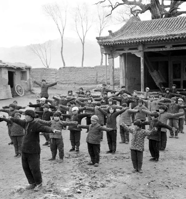 回顾70年教育发展,老照片回顾中国教育